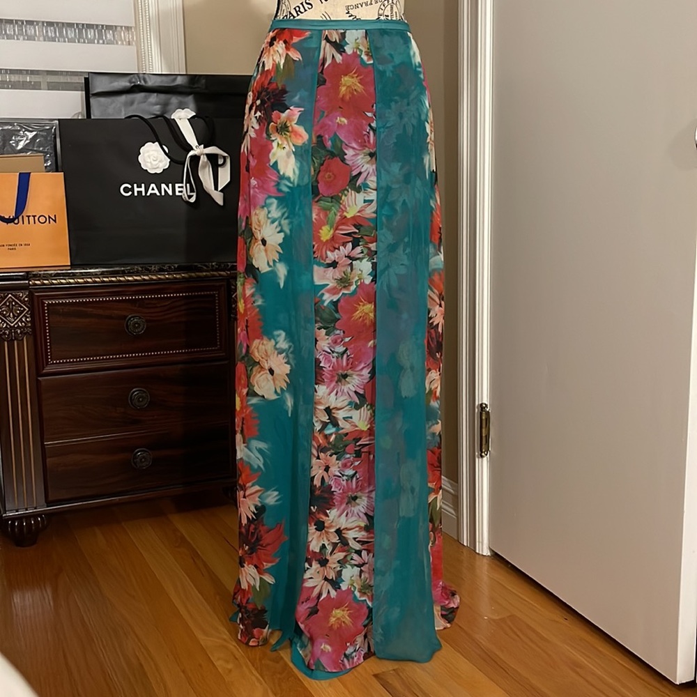 Guess by Marciano floral panels maxi skirt